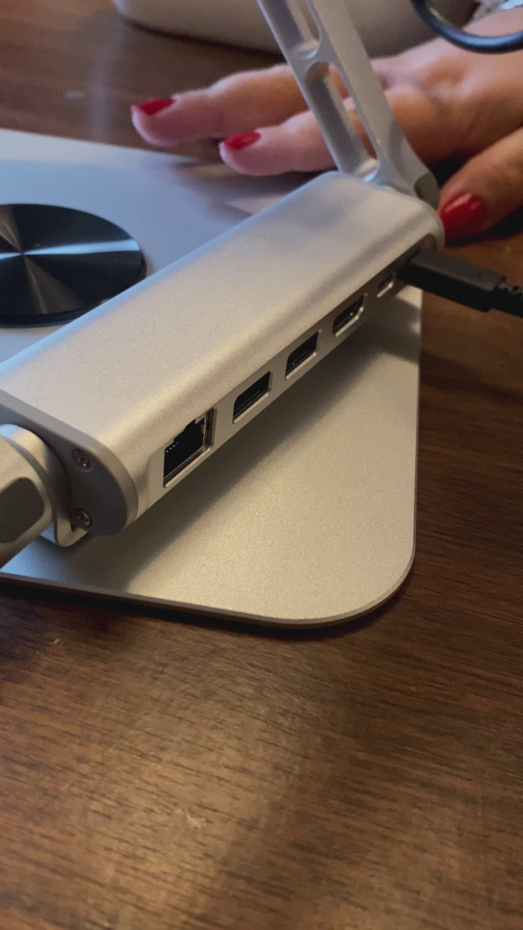 L36 - Soporte Para Portátil 360 + Usb Hub Color Plateado